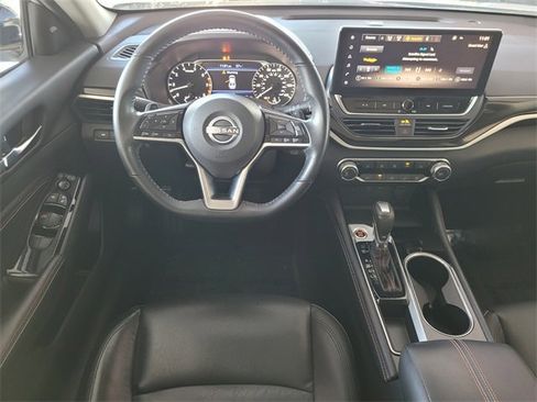 Used 2023 Nissan Altima 2.5 SR w/ SR Premium Package image 7