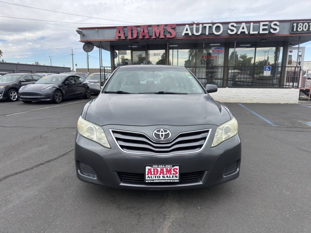 Used 2011 Toyota Camry LE FWD image 8