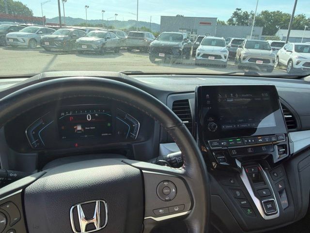 Used 2023 Honda Odyssey Sport image 17