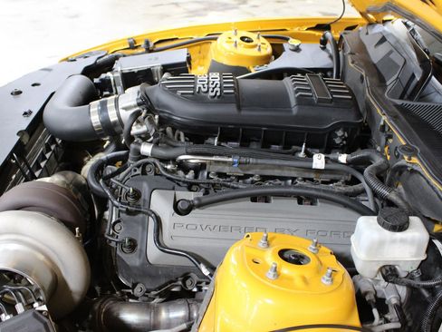 Used 2011 Ford Mustang GT RWD image 16