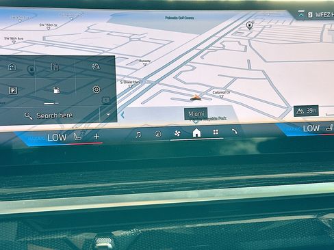 Certified 2025 BMW X5 sDrive40i w/ M Sport Package image 13