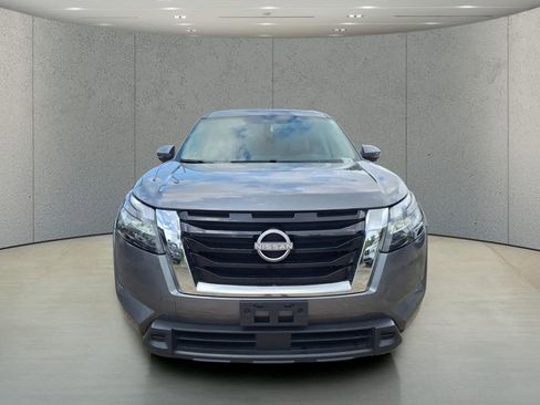 Used 2024 Nissan Pathfinder SV FWD image 8