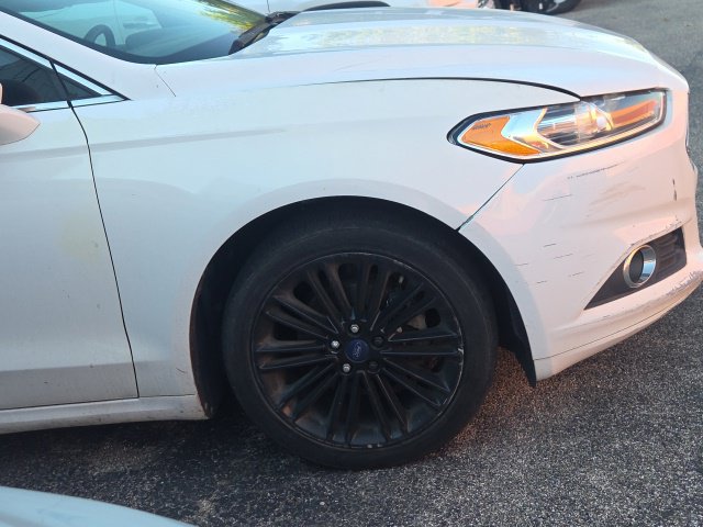 Used 2014 Ford Fusion SE w/ Equipment Group 202A FWD image 4