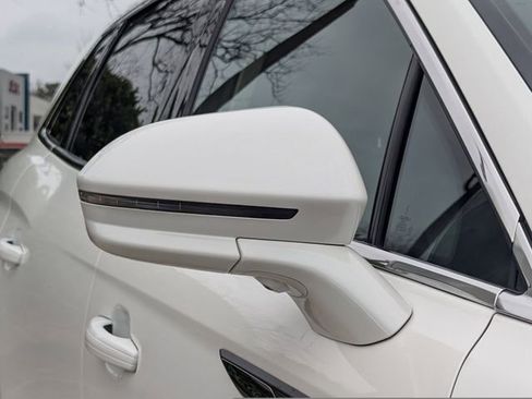 Used 2022 Lincoln Nautilus Reserve w/ Equipment Group 201A image 12