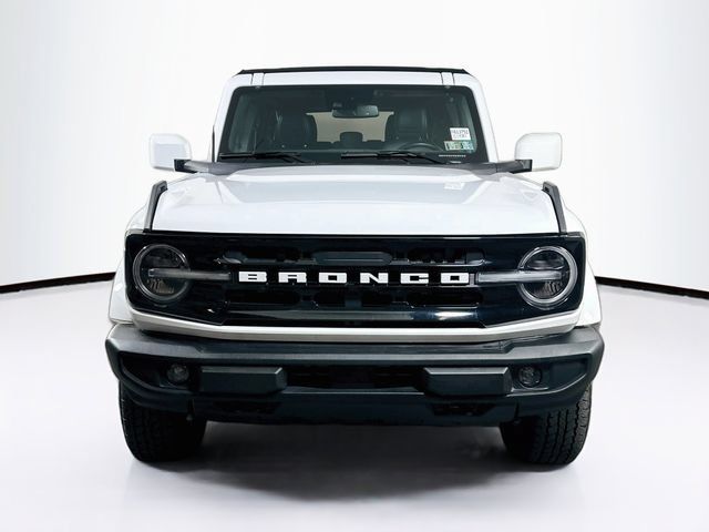 Used 2023 Ford Bronco Outer Banks AWD/4WD image 2