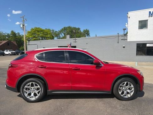 Used 2020 Alfa Romeo Stelvio AWD image 9