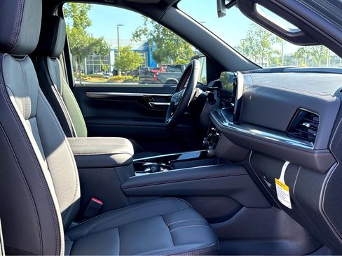 New 2026 Chevrolet Suburban RST w/ Comfort Package AWD/4WD image 10