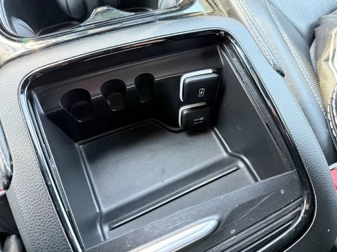 Used 2025 Chrysler Pacifica Limited FWD image 20