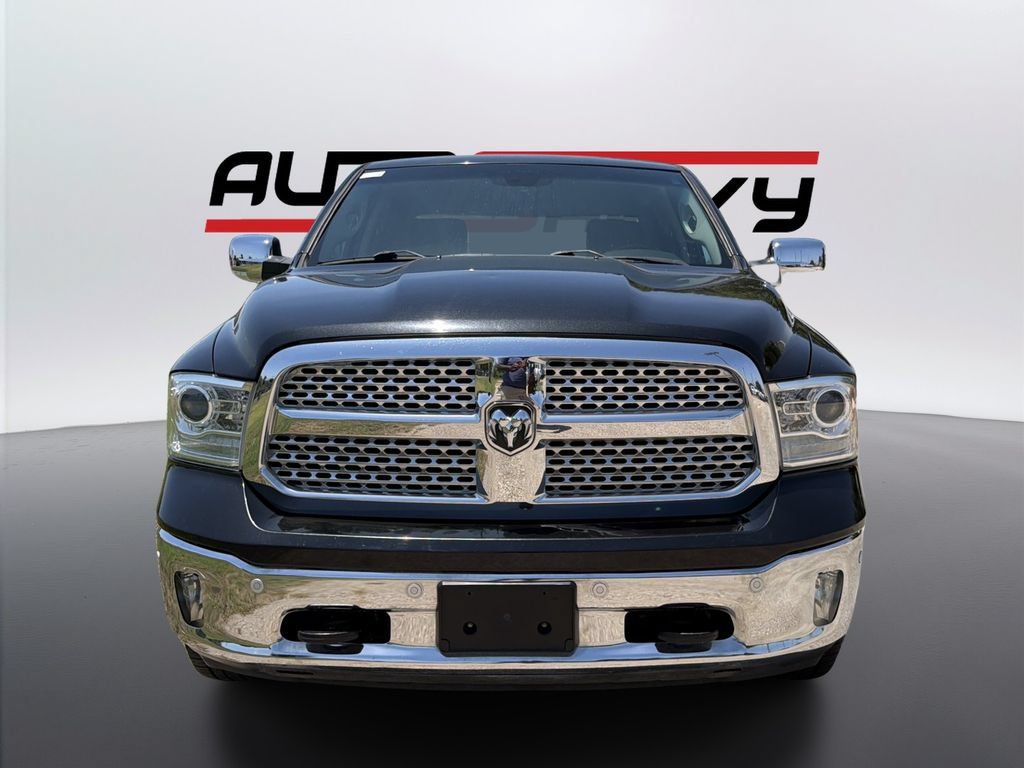 Used 2017 RAM 1500 Laramie w/ Convenience Group AWD/4WD image 2