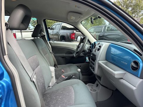 Used 2008 Chrysler PT Cruiser Base 4dr Wagon image 13