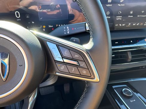 Used 2025 Buick Enclave Preferred image 23