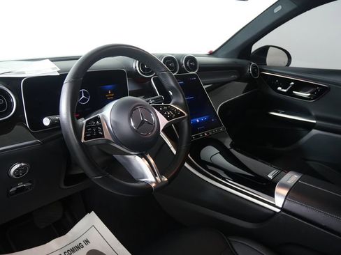 Used 2024 Mercedes-Benz GLC 300 4MATIC image 11