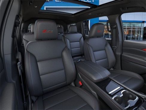 New 2026 Chevrolet Traverse Z71 w/ LPO, Illumination Package image 16
