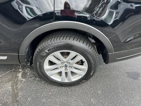 Certified 2018 Ford Explorer XLT w/ Equipment Group 202A image 31