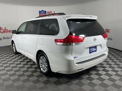 Used 2014 Toyota Sienna XLE image 5