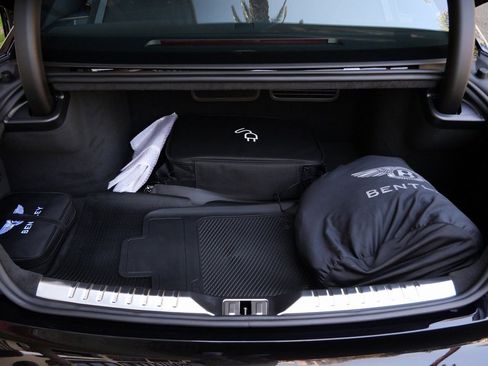 New 2025 Bentley Flying Spur Plug-In Hybrid image 13