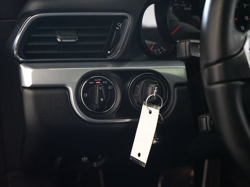 Used 2013 Porsche 911 Carrera RWD image 18