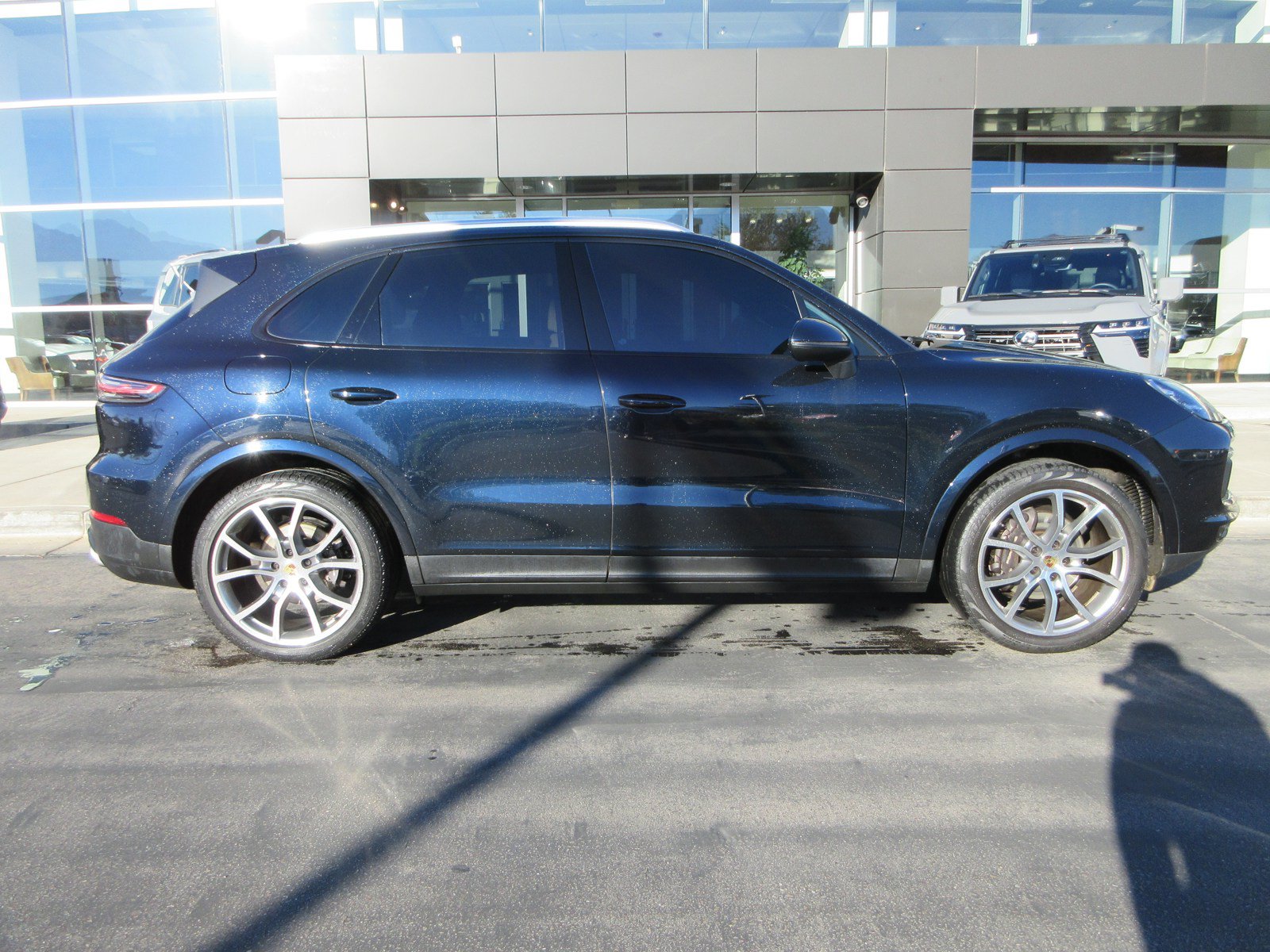 Used 2020 Porsche Cayenne AWD/4WD image 11