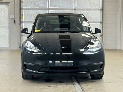 Used 2023 Tesla Model Y Long Range image 2