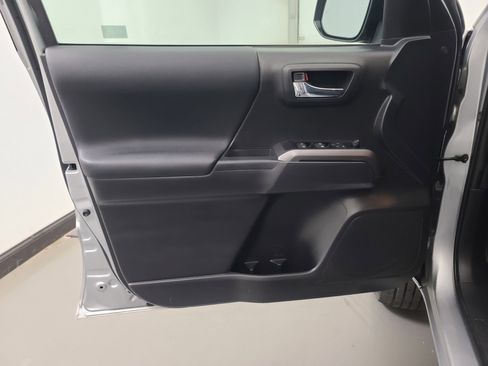 Used 2023 Toyota Tacoma TRD Sport image 20