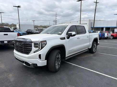 Used 2023 GMC Sierra 1500 Denali Ultimate AWD/4WD image 6