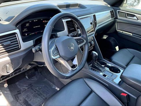 Used 2023 Volkswagen Atlas Cross Sport SE image 9