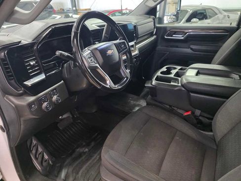 Used 2024 Chevrolet Silverado 2500 LT w/ Convenience Package image 10