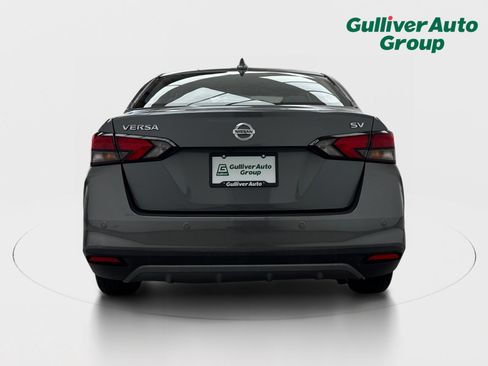 Used 2021 Nissan Versa SV FWD image 7