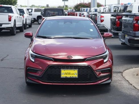 Used 2024 Toyota Corolla SE FWD image 3