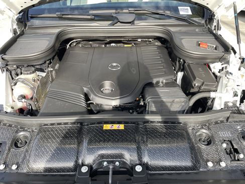 Certified 2025 Mercedes-Benz GLS 450 4MATIC image 54