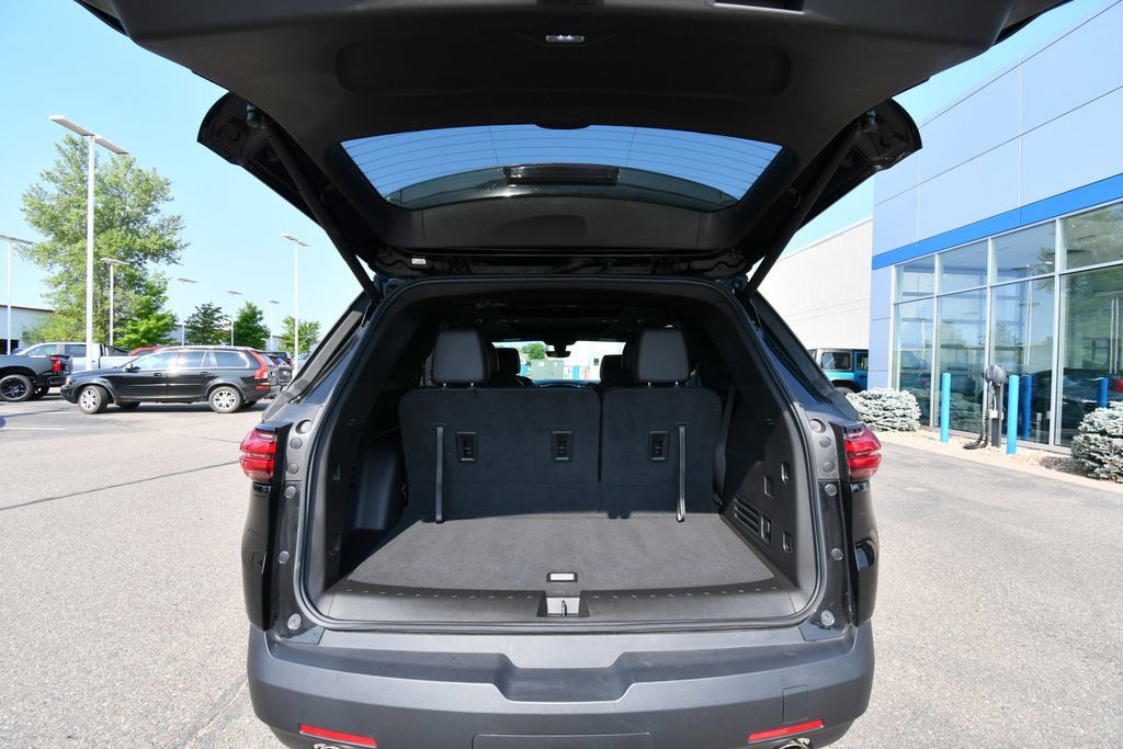 Used 2024 Chevrolet Traverse RS AWD/4WD image 7
