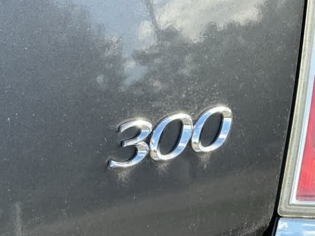 Used 2014 Chrysler 300 AWD w/ Driver Convenience Group image 18