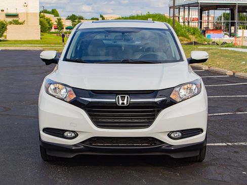 Used 2017 Honda HR-V EX image 2