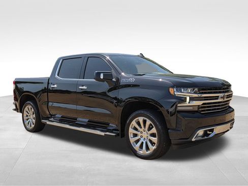 Used 2022 Chevrolet Silverado 1500 High Country w/ Technology Package AWD/4WD image 4