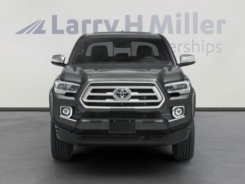 Used 2021 Toyota Tacoma Limited w/ Nightshade Package image 4