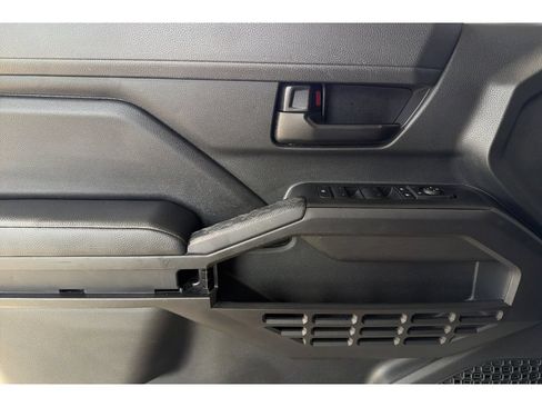 Used 2024 Toyota Tacoma SR5 AWD/4WD image 11
