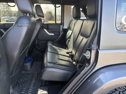 Used 2016 Jeep Wrangler Unlimited Sahara w/ Max Tow Package image 15