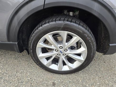 Used 2022 Ford Explorer Platinum w/ Technology Package image 9