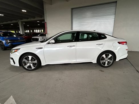 Used 2019 Kia Optima S w/ S Panoramic Sunroof Package FWD image 2