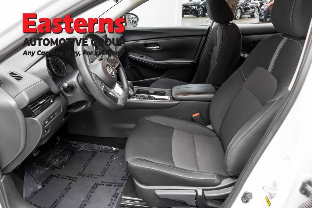 Used 2024 Nissan Sentra SV FWD image 14