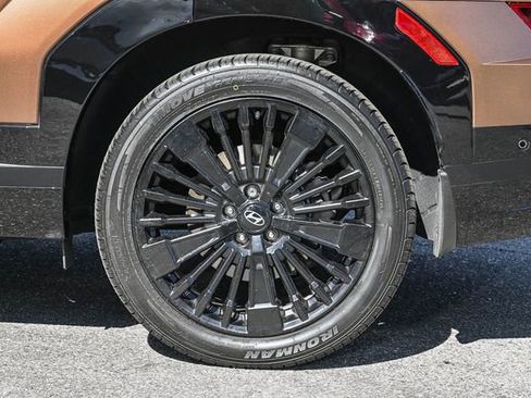 Certified 2025 Hyundai Santa Fe Calligraphy image 9