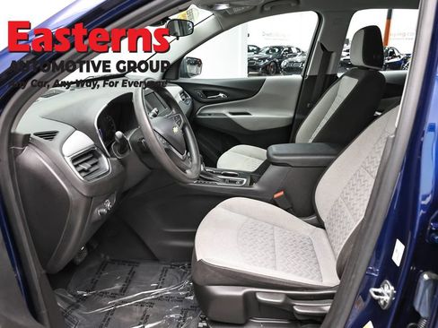 Used 2022 Chevrolet Equinox LS AWD/4WD image 14