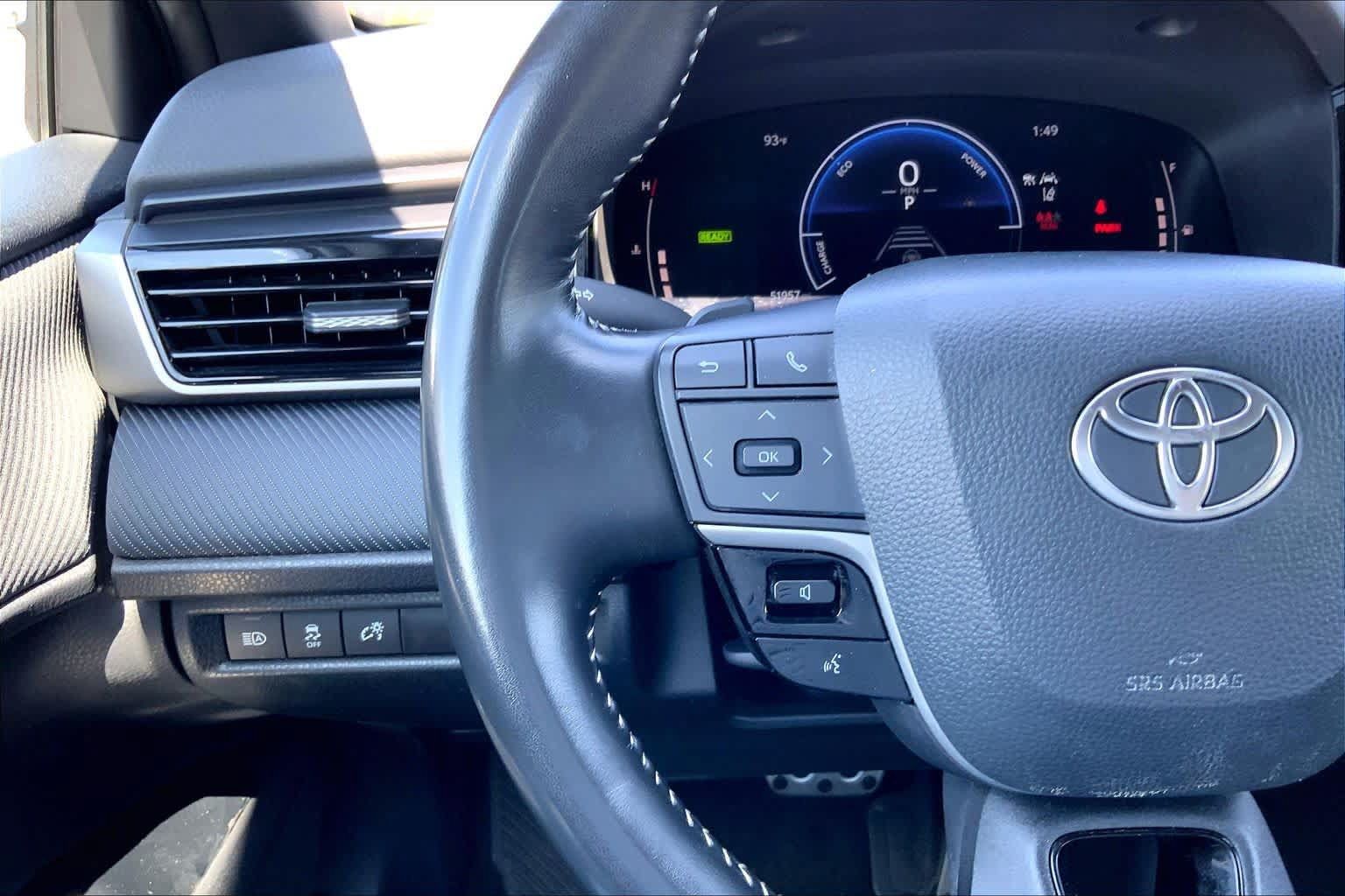 Used 2025 Toyota Camry SE FWD image 23