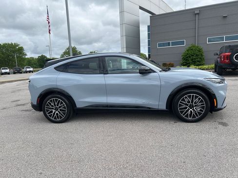 New 2024 Ford Mustang Mach-E Premium image 4