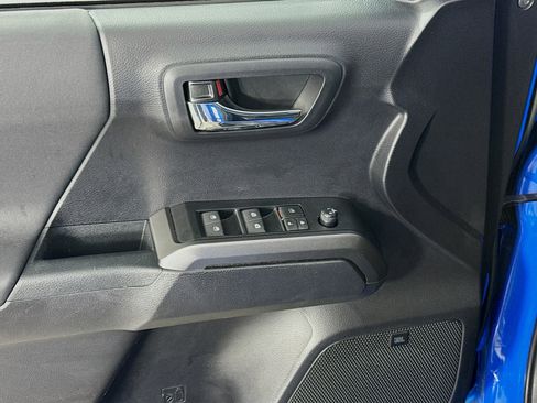 Certified 2021 Toyota Tacoma TRD Off-Road w/ TRD Premium Off Road Package AWD/4WD image 18
