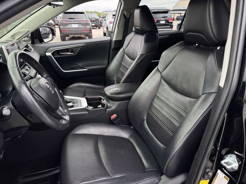 Used 2019 Toyota RAV4 Limited w/ Advanced Technology Package image 25