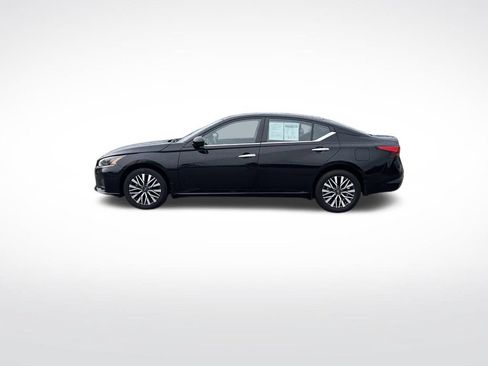 Used 2023 Nissan Altima 2.5 SV AWD/4WD image 2