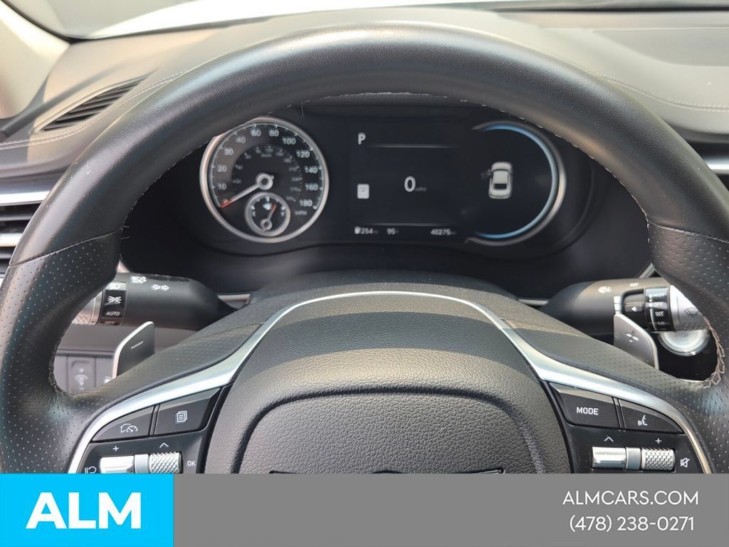 Used 2025 Genesis G70 2.5T AWD/4WD image 23