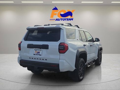 New 2026 Toyota 4Runner SR5 image 4