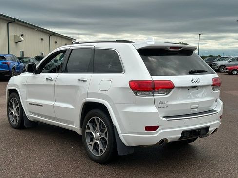 Used 2019 Jeep Grand Cherokee Overland AWD/4WD image 5